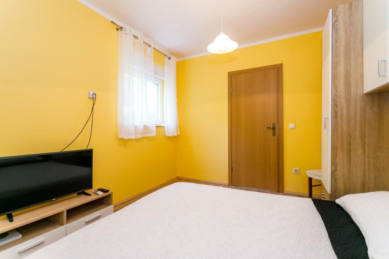 Apartman Jezevac Krk Town Eksteriør billede